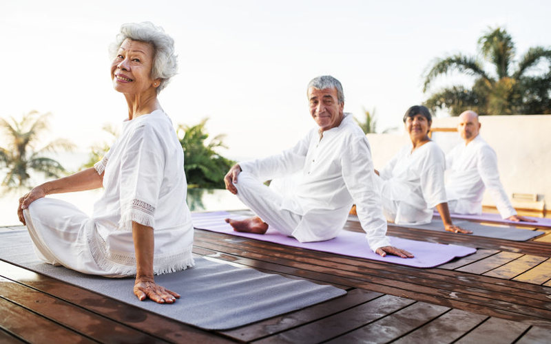 yoga-fürs-gehirn-senioren-auswirkungen-kognitive-fähigkeiten-gesund